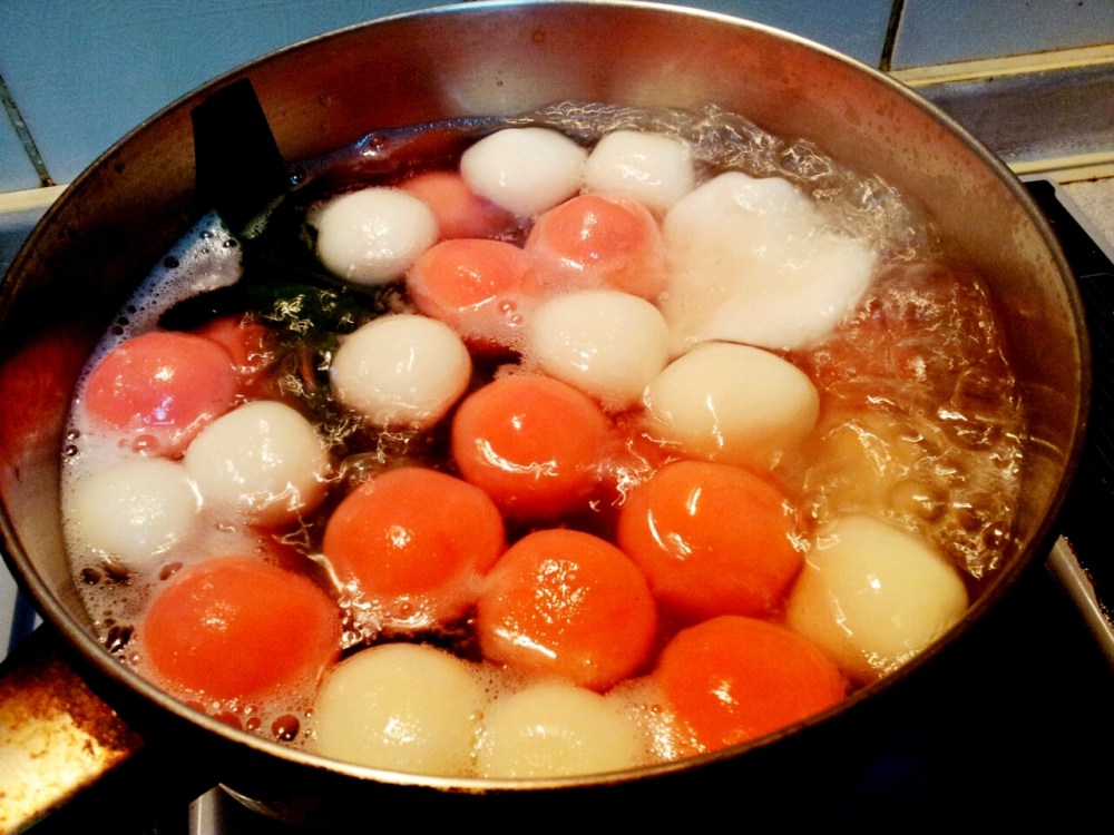 Tang Yuan in the making.