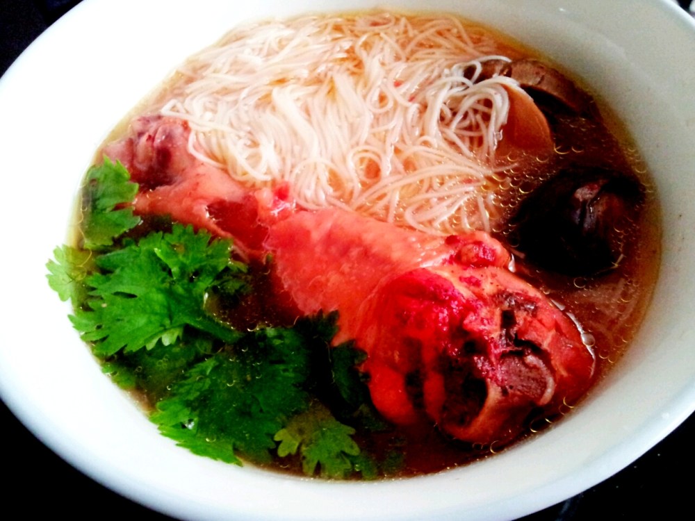 Ang Jiu Chicken Soup with Mee Sua