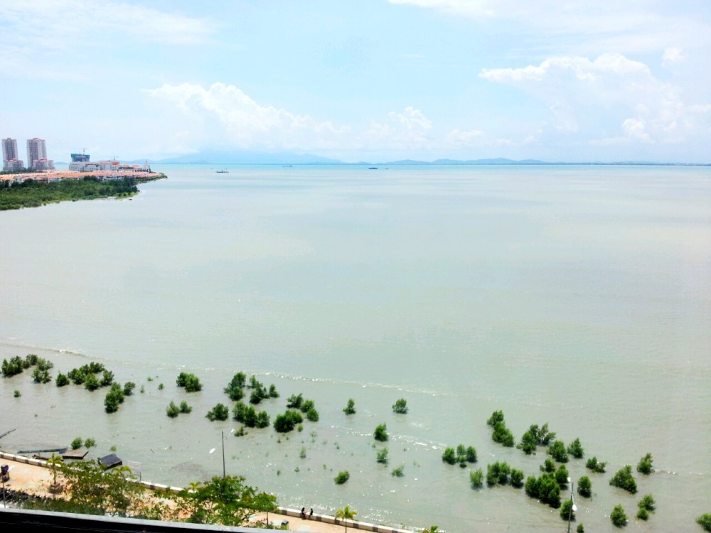 Love a room with an ocean (sea) view!