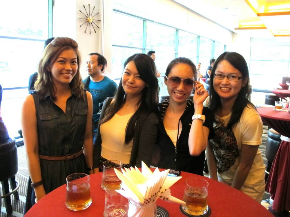 With Kelly Chin, Anna, and Naomi, Excuse my naked face. 