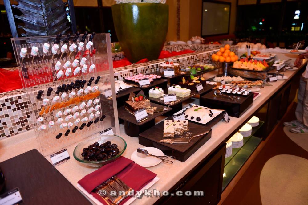 One of the dessert station