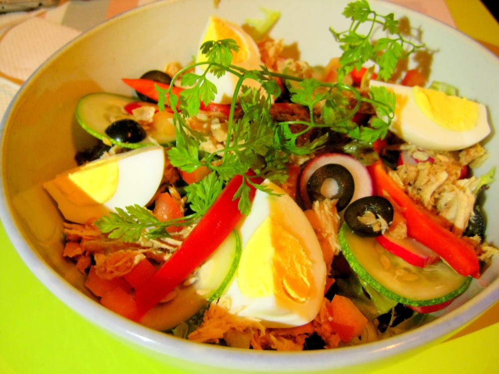 Nissarde Salad with Tuna & Anchovies