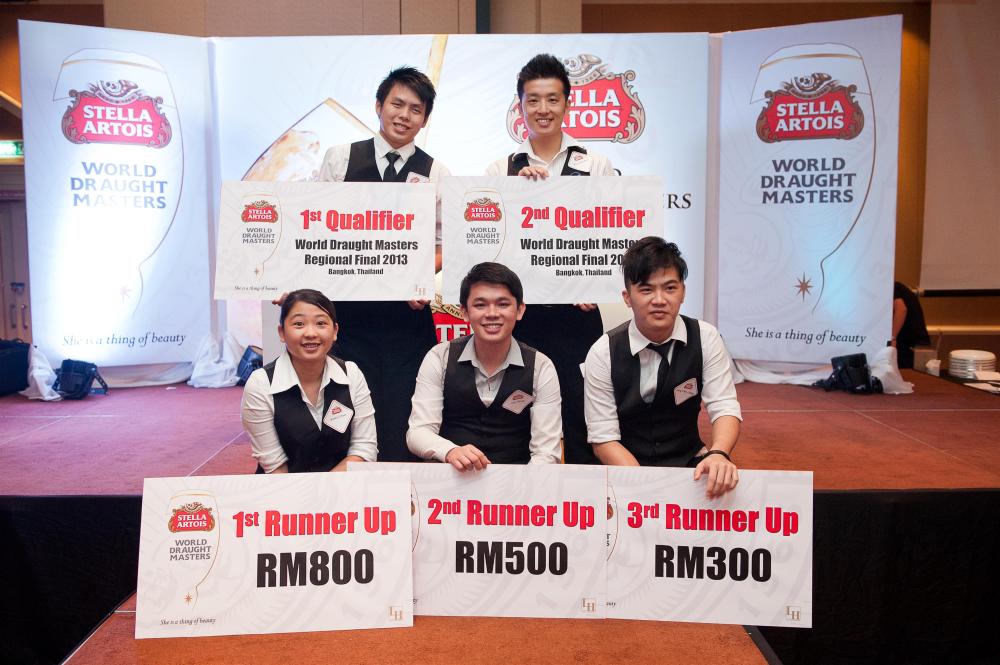 The winners with happy smiles