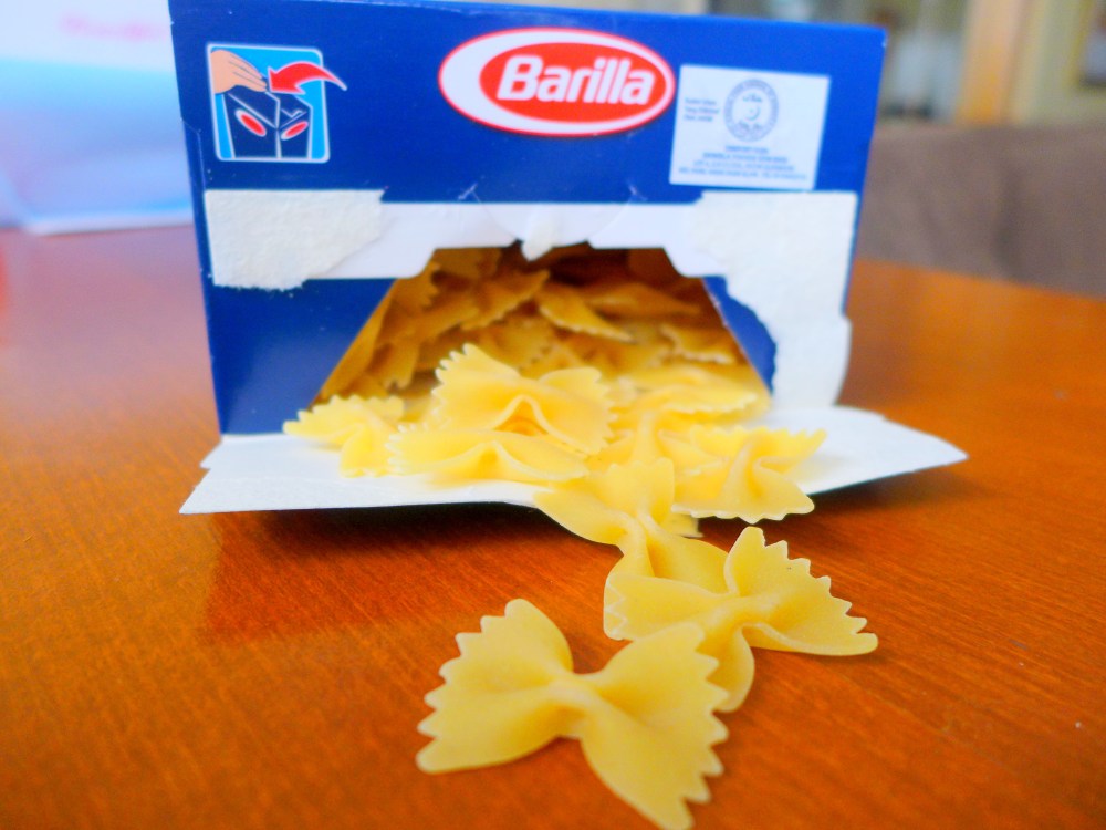 Just your ordinary Farfalle pasta.