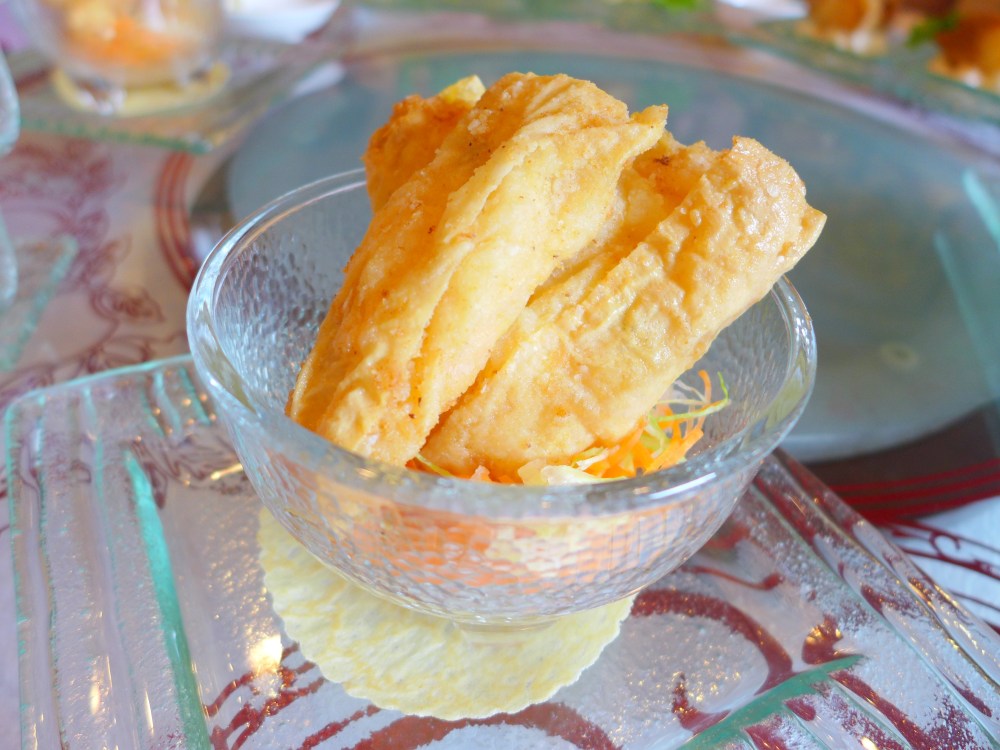Deep-fried Bean Curd Roll with Cheese and Prawns