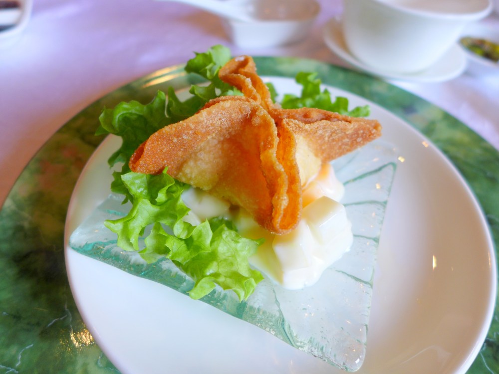 Crispy Shrimps Wanton served with Fruits Salad Mayonnaise