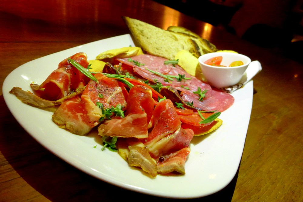 Mixed Cold Cuts: Roast beef, turkey salami, turkey chorizo and beef cecina